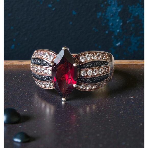 3.98ctw Vermeho Garnet, Black Diamond, White Topaz 18K Gold Over S/S Sz 10-10.5 - Picture 2 of 9